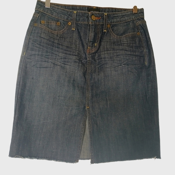 The Limited Skirt Denim Dark Wash Factory Whiskering Raw Hem Side Pockets - Picture 4 of 10